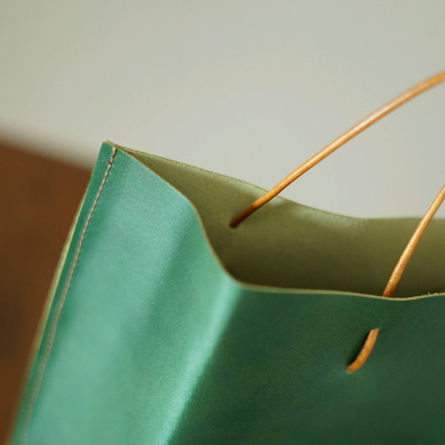 グリーンの本革ショップバッグスタイル イタリアンレザートートバッグ