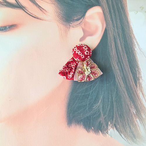紫　花　ビジュー　ボタン　刺繍リボン　イヤリング　ピアス　ヴィンテージ　赤 紫 花 ビジュー ボタン 刺繍リボン イヤリング ピアス ヴィンテージ 赤