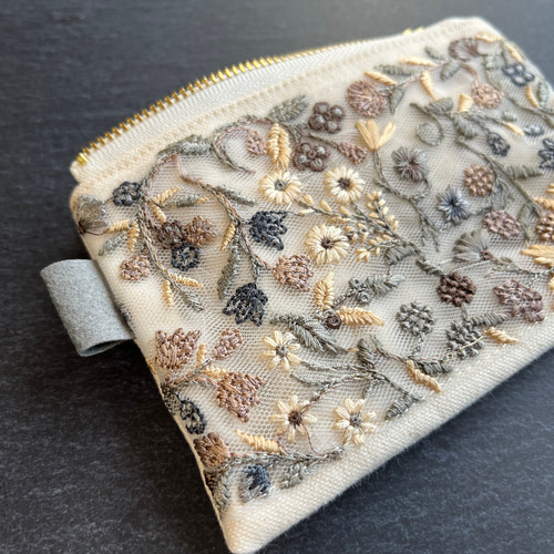 インド刺繍リボンのミニポーチ/生成×グレージュチュール ポーチ yoshy