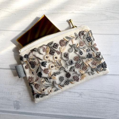 インド刺繍リボンのミニポーチ/生成×グレージュチュール ポーチ yoshy