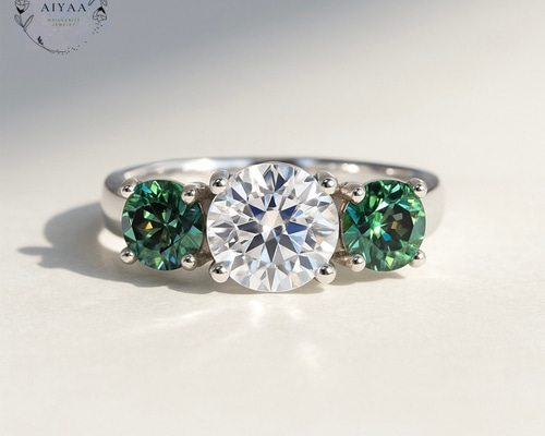 モアサナイト 3ストーンリング 1ct×グリーン0.5ct 深みのあるグリーン
