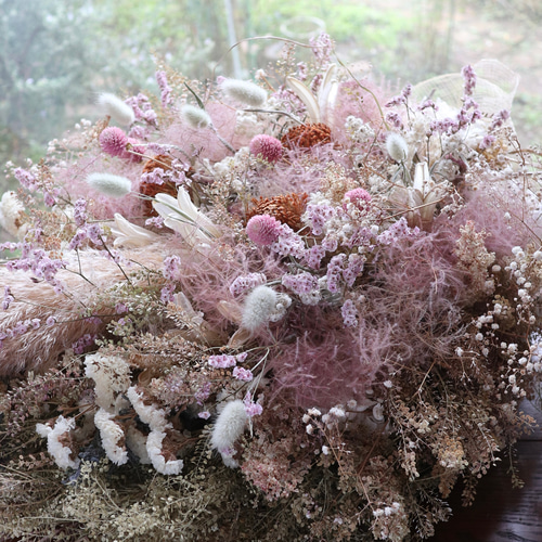 ハルスモークツリーと白い紫陽花とパンパスグラスのドライフラワースワッグ スモークツリーと紫陽花のドライフラワースワッグ ドライ