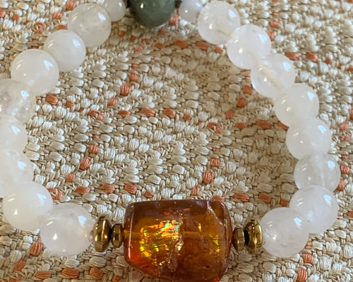 幻の琥珀 虹入りバーマナイトとミャンマー翡翠 漢白玉ブレスレット