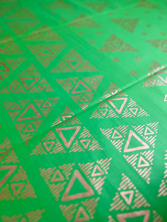 アフリカ生地  WOODIN グリーン プレーン コットン 1枚目の画像