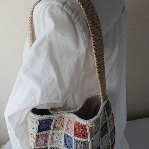 モチーフつなぎのワンハンドルミニバッグ(コットン糸・ かぎ針編み・丸
