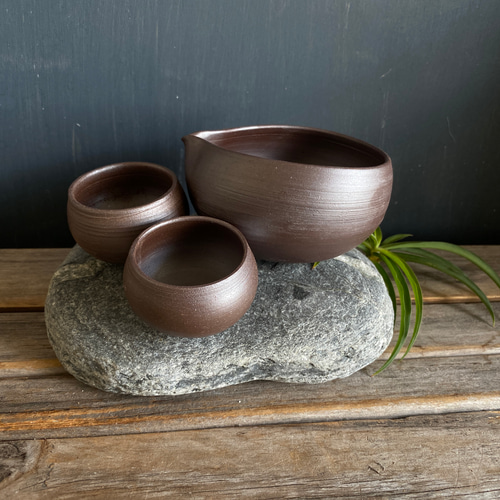 お酒の美味しくなる備前土の焼締め酒器セット （片口・お猪口2コ