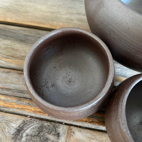 お酒の美味しくなる備前土の焼締め酒器セット （片口・お猪口2コ