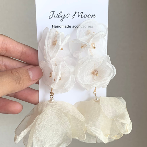 シフォンフラワー ピアス/イヤリング （ゴールド） ピアス（スタッド