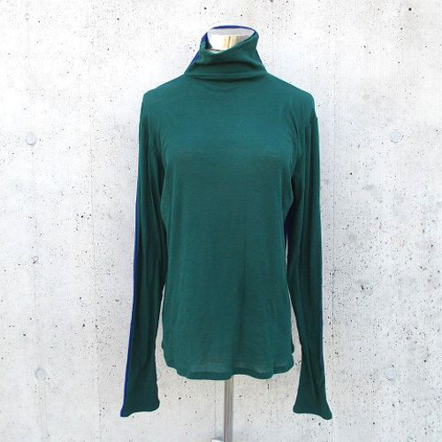 グリーン×ロイヤルブルー 前後どちらでも着れる タートルネック