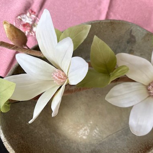 手染め布花 こぶしの花1枝 玄関・和洋の空間・お部屋のインテリアなど
