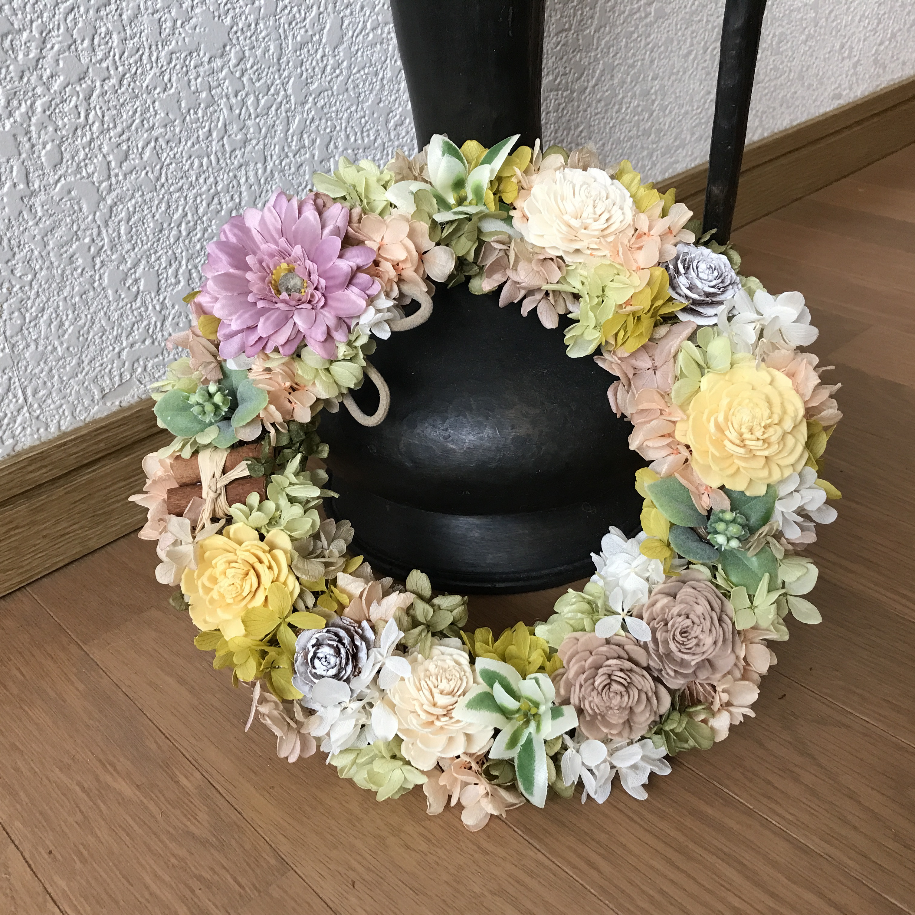 《新作＊フラワーギフト＊予約承ります》️プリザーブドアジサイとソラローズのくすみピンクの優しいリース（受注制作）