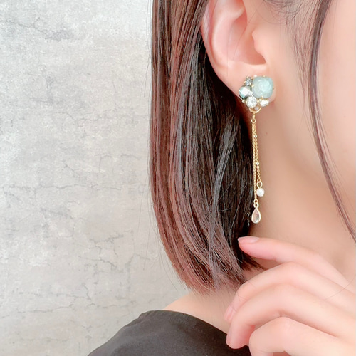 くすみグリーン×ブラックシェル】ビジューと天然石のピアス 
