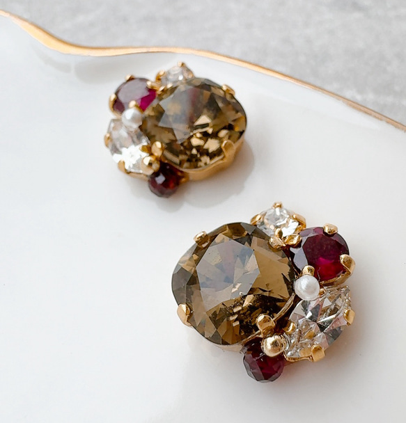 ブラウン×ガーネット】ビジューと天然石のピアス／イヤリング ピアス