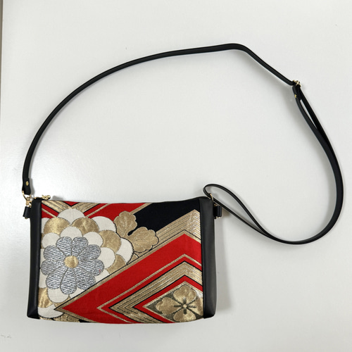 軽い♪帯ショルダーバッグ(華、菱文様)♦︎帯リメイク 紐長さ調節可能