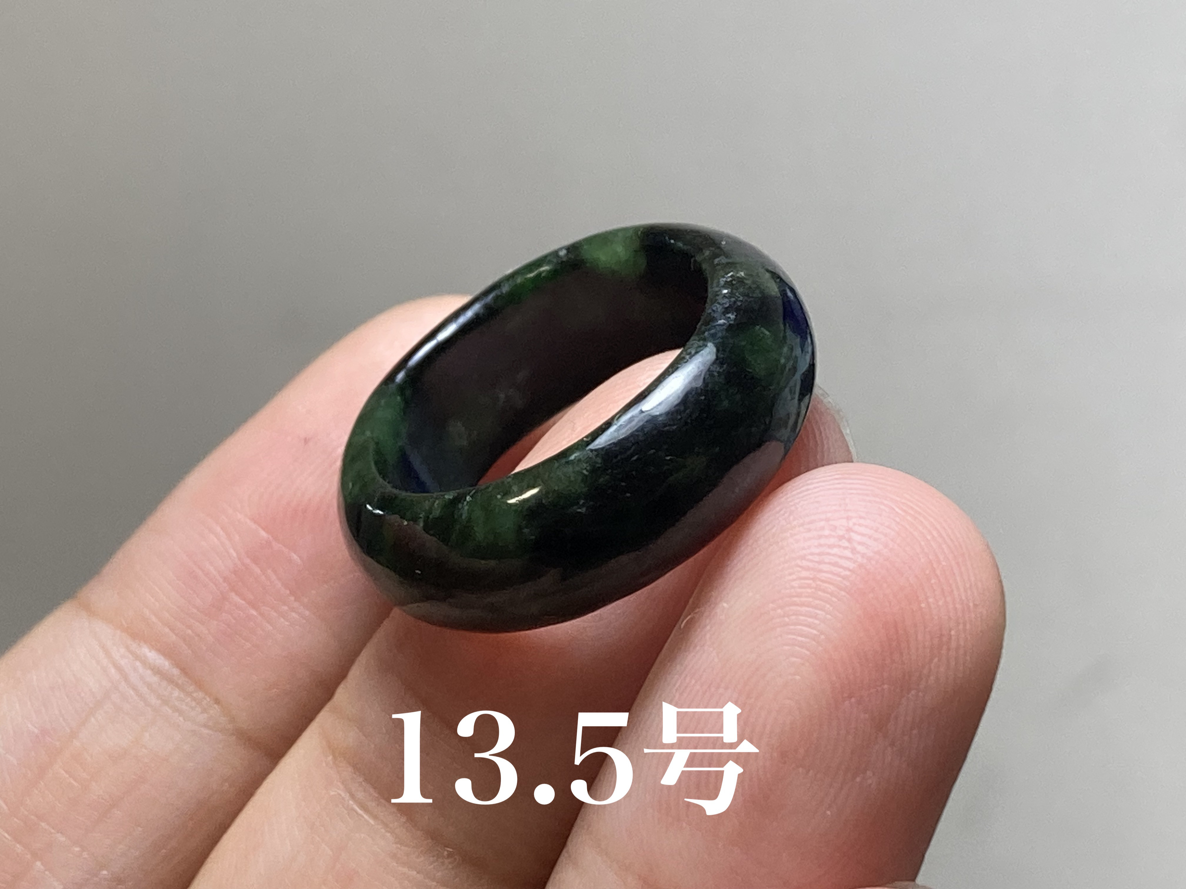 L9-116 一点物 墨緑色 13.5号 ミャンマー産天然 A貨 本翡翠 くりぬき リング