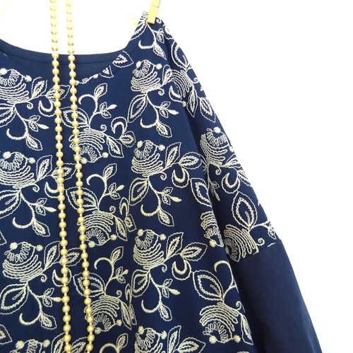 あいうえお　紺　ウール　刺繍　ペイズリー・花柄 osharewalker ニット レディース カーディガン 羽織 トップス