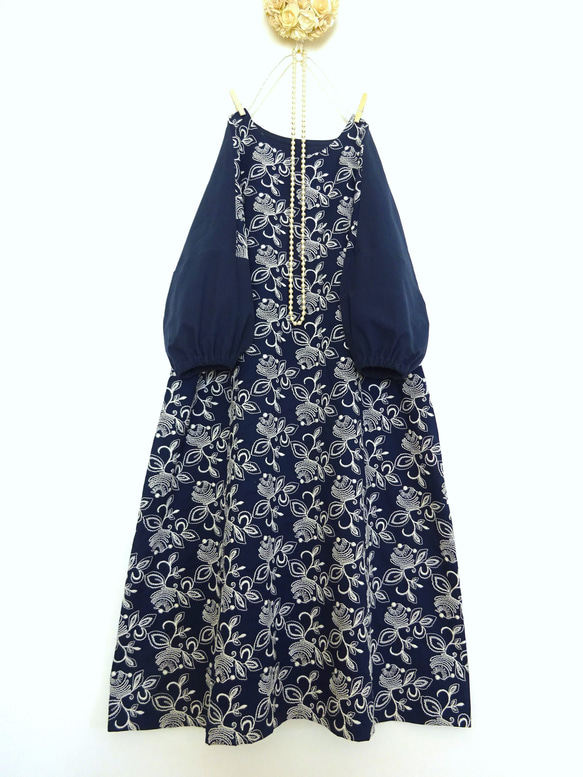 花柄刺繍×ハンドワッシャーコットン紺 Aラインワンピース