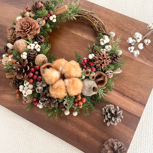 ブラウンコットンとたっぷり木の実のクリスマスリース（24cm） リース