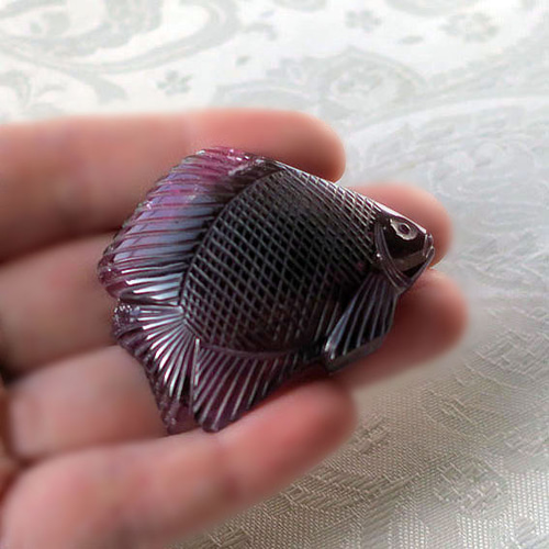 ピンクトルマリン　蓮彫りと鳥　天然石置物 コンゴ産ピンクトルマリン 0.825ctルース