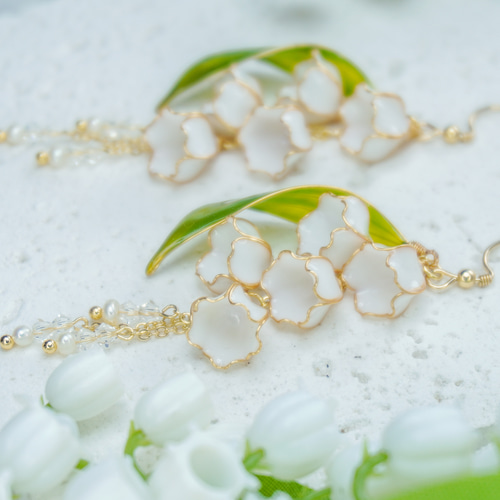 白百合の滝】ハンドメイド オリジナル ピアス 銅線 レジン クリスタル