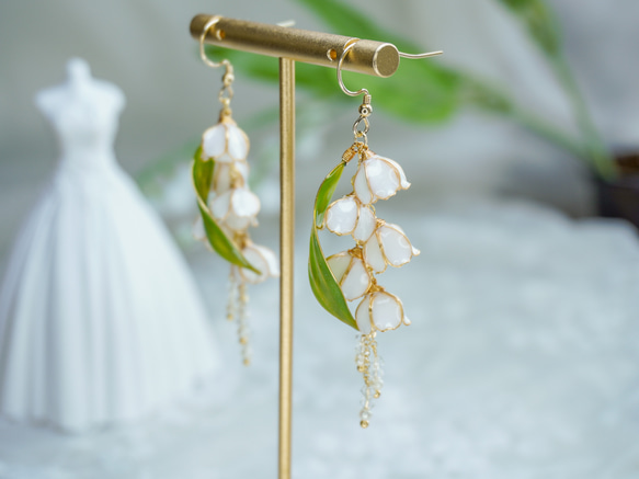 *Self-Portrait*クリスタルフラワークリスタルピアス フリンジ Crystal Flower Droplet Earrings – self-portrait-US