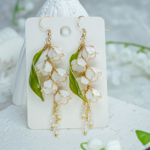 白百合の滝】ハンドメイド オリジナル ピアス 銅線 レジン