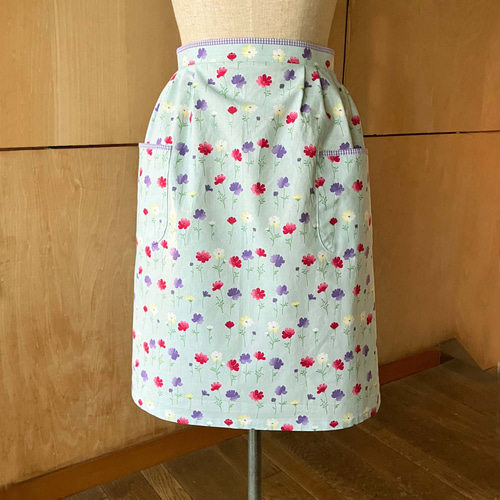 コスモス柄 サロンエプロン エプロン Infinity 通販 18377947