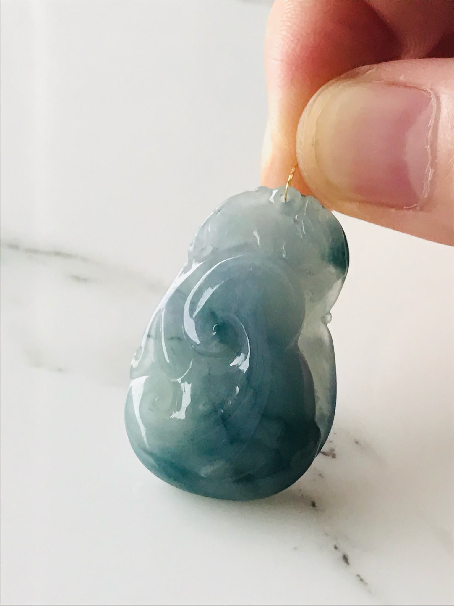 【P1010-037】ジェイド　翡翠　ヒスイ　ペンダントトップ　ミャンマー産　彫刻　カービング　ラベンダー　紐付き