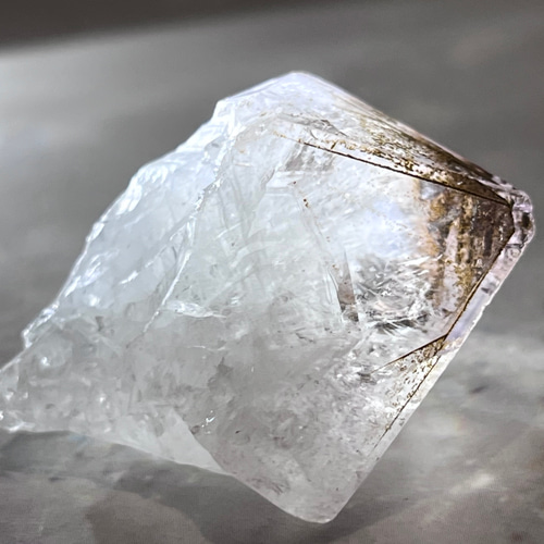 カコクセナイト内包 ホワイトアメジスト ファントム 結晶 原石 ラフ