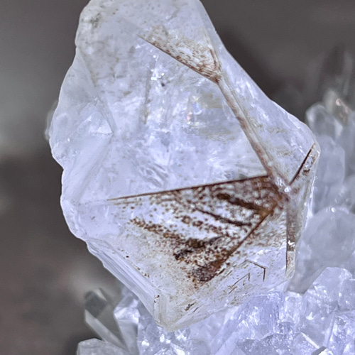 カコクセナイト内包 ホワイトアメジスト ファントム 結晶 原石 ラフ