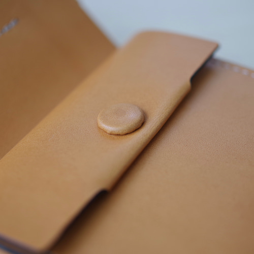 高級革>イタリアレザー使用シンプルミニ財布（キャメル） 二つ折り財布