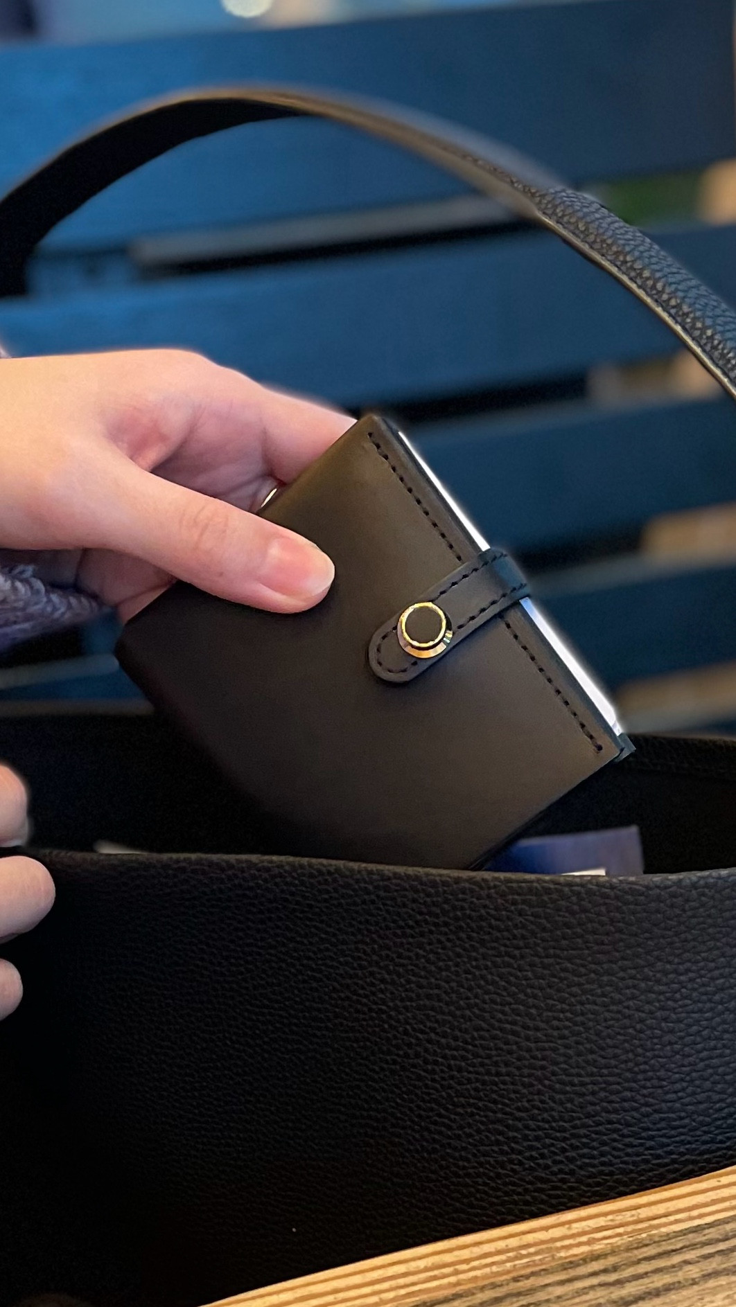 <高級革>イタリアレザー使用シンプルミニ財布（ブラック）