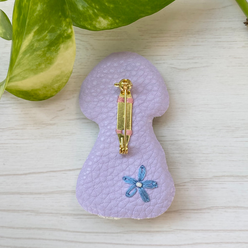 トイプードル 手刺繍 刺繍 ブローチ ビーズ ハンドメイド 木苺