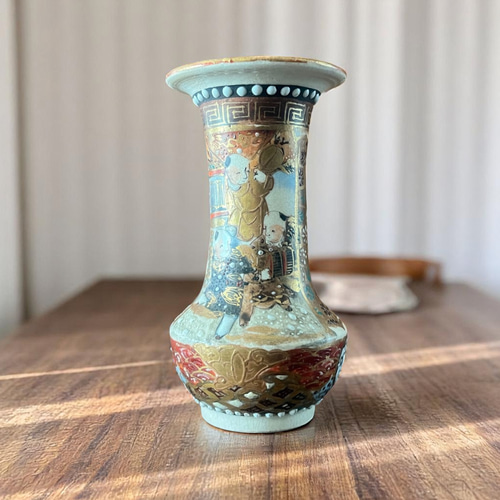 白薩摩飾壺 mini 01】極小サイズ 繊細絵付のミニチュア美術品 直径5cm