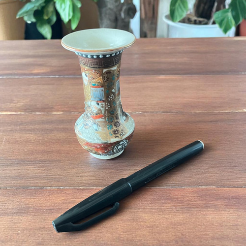 白薩摩飾壺 mini 01】極小サイズ 繊細絵付のミニチュア美術品 直径5cm