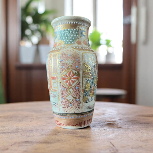 白薩摩飾壺 mini 02】極小サイズ 繊細絵付のミニチュア美術品 直径4cm