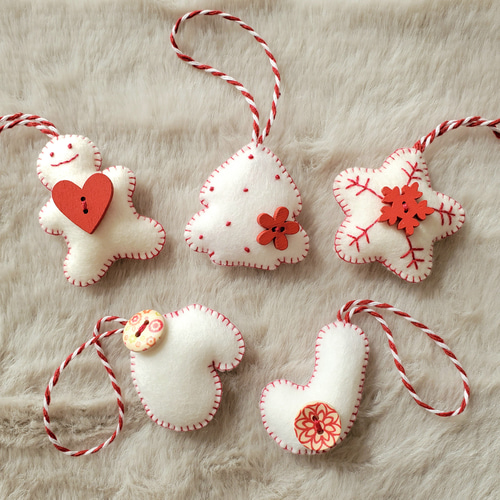 クリスマスオーナメント15個（赤白）⑤＊フエルト＊ハンドメイド