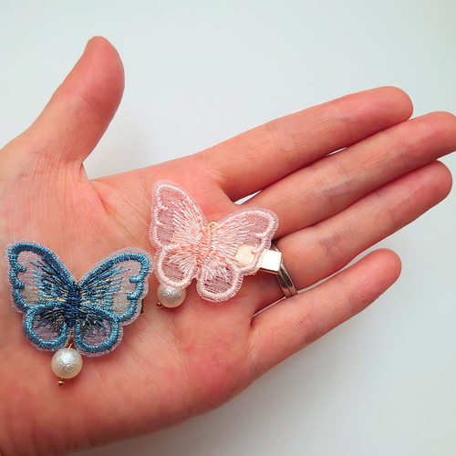 揺れるパールビーズ付き蝶々レースヘアクリップ ひらひら 重ね付けで