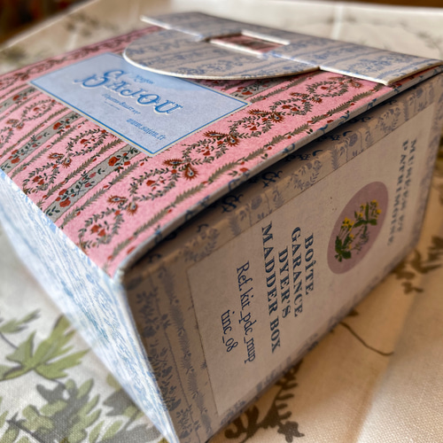 新柄入荷！フランスより！『Sajou（サジュー）お洒落なクロス