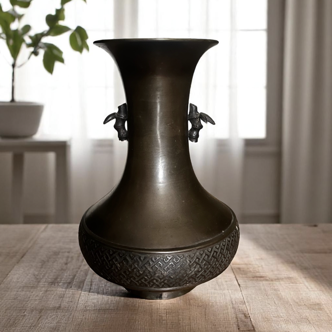 【明治期・銅製】竹耳付き花器｜直径20cm×高さ25cm｜安定感抜群・枝物や大輪に最適