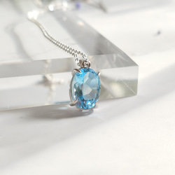 ブルートパーズ青色涙型ネックレス 透明なブルーに心躍るブルートパーズのネックレス ネックレス