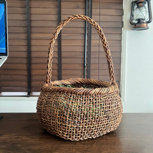 木通（あけび）籠 no.11｜手作りの自然美 一輪挿し・花瓶・花器