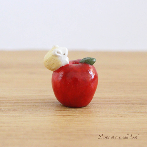 ミキモト時計&一輪挿し花瓶&リンゴ置き物 スワロフスキー 置物 2点セット ミキモト時計&一輪挿し花瓶&リンゴ置き物