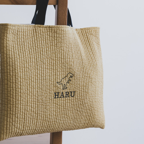 名入れできるシンプルデザイン入学入園グッズ 恐竜刺繍 マスタード