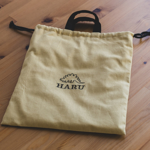 名入れできるシンプルデザイン入学入園グッズ 恐竜刺繍 マスタード