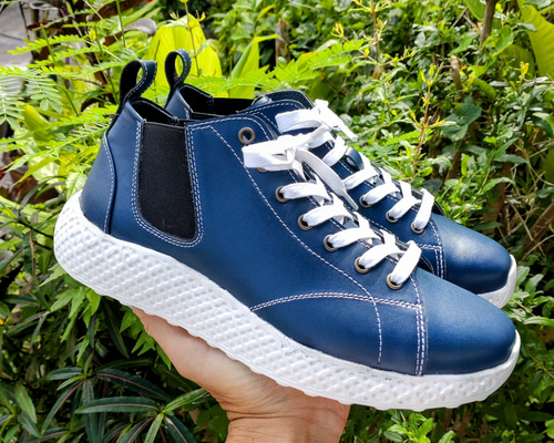 ◇新色ネイビー◇ミッドカット◇スニーカー◇超軽量ソール採用