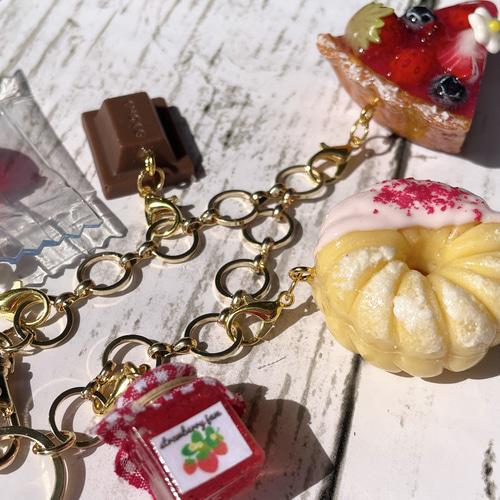 受注生産》ストロベリーゼリームースタルトといちごスイーツのバッグ