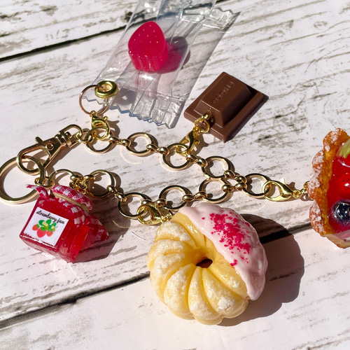 受注生産》ストロベリーゼリームースタルトといちごスイーツのバッグ