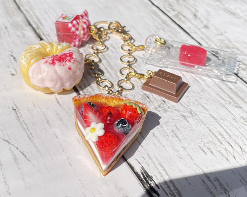 受注生産》ストロベリーゼリームースタルトといちごスイーツのバッグ