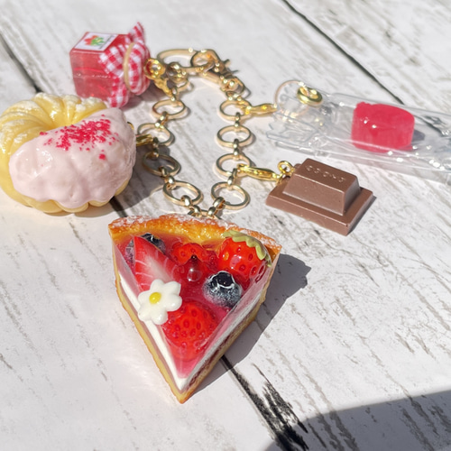 受注生産》ストロベリーゼリームースタルトといちごスイーツのバッグ